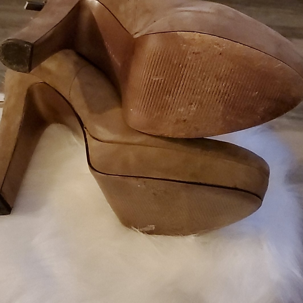 Shoes - Picture 7 of 7